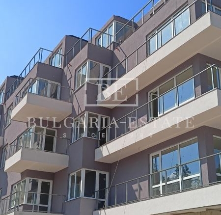 Трехкомнатная квартира 106.88 кв.м в кв. Аспарухово, второй этаж - 0