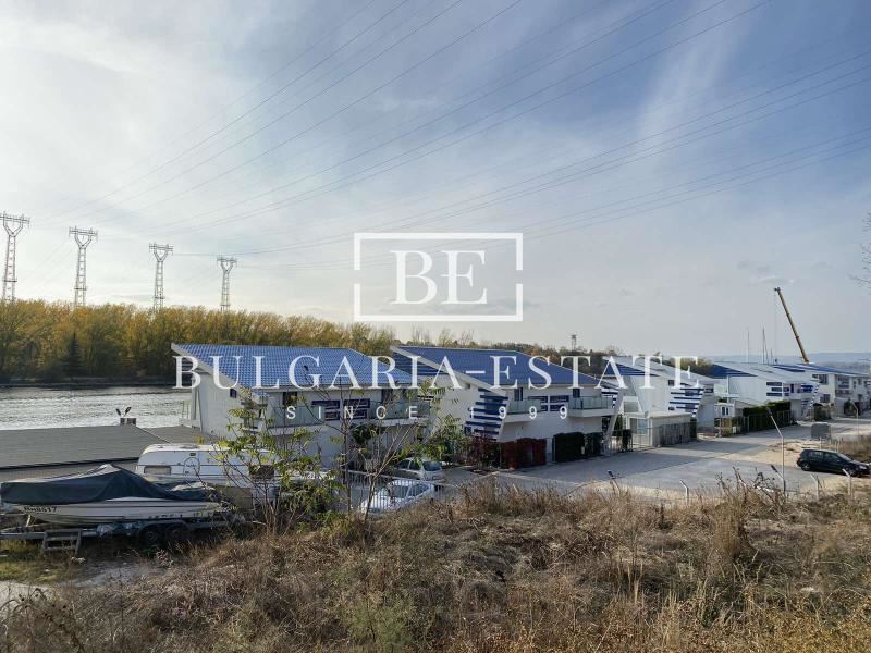 Участок 10226 кв.м. с ПУП, Островная промзона, гр. Варна - 0