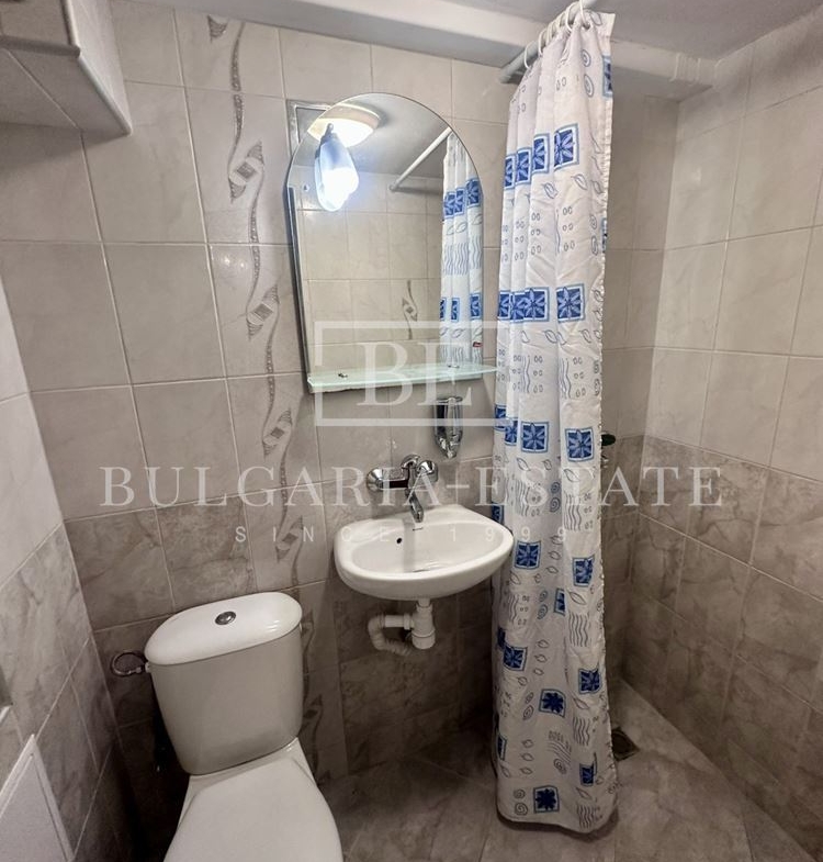 Уютен и функционален сутеренен етаж с две спални в отлично разположен район - 0