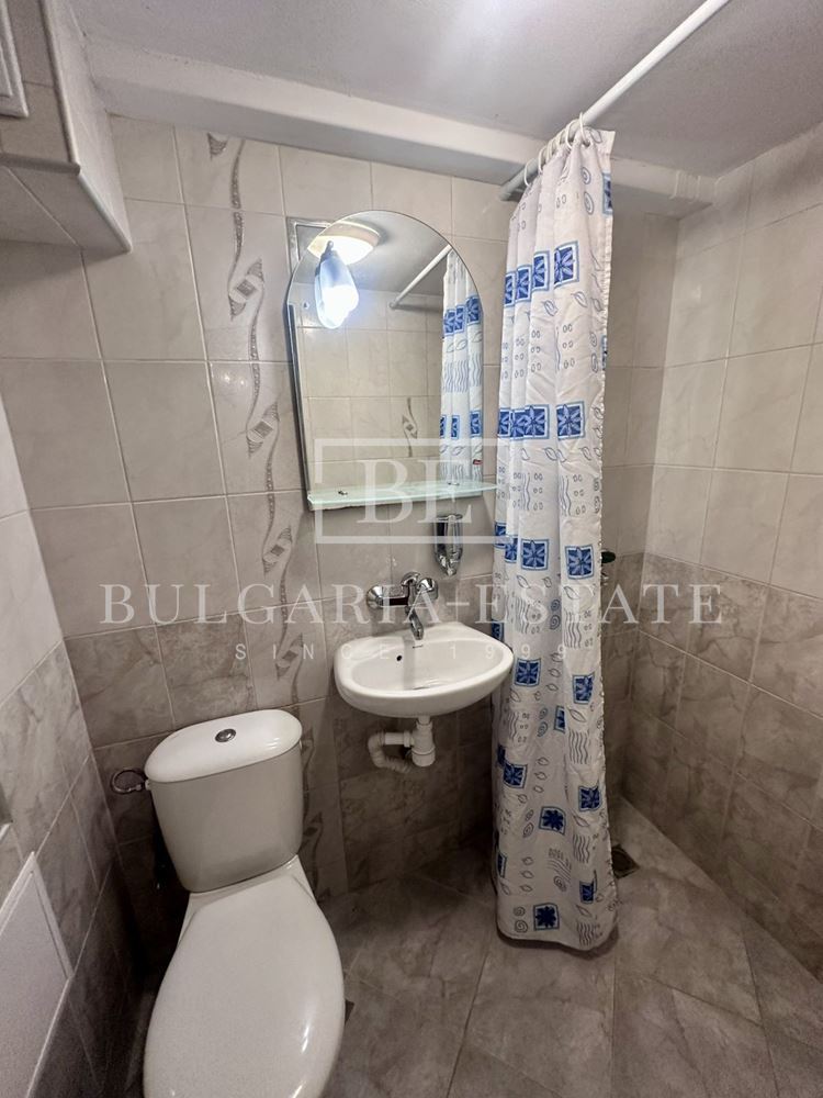 Уютен и функционален сутеренен етаж с две спални в отлично разположен район - 0