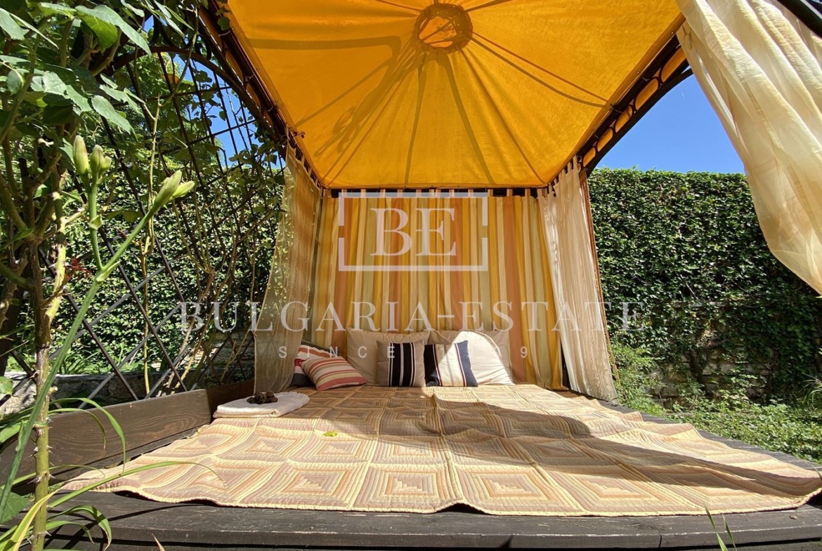 Элитный дом с бассейном, сауной, рядом с пляжем Кабакум, город. 515 кв. м. Площадь этажа, 4 спальни - 0