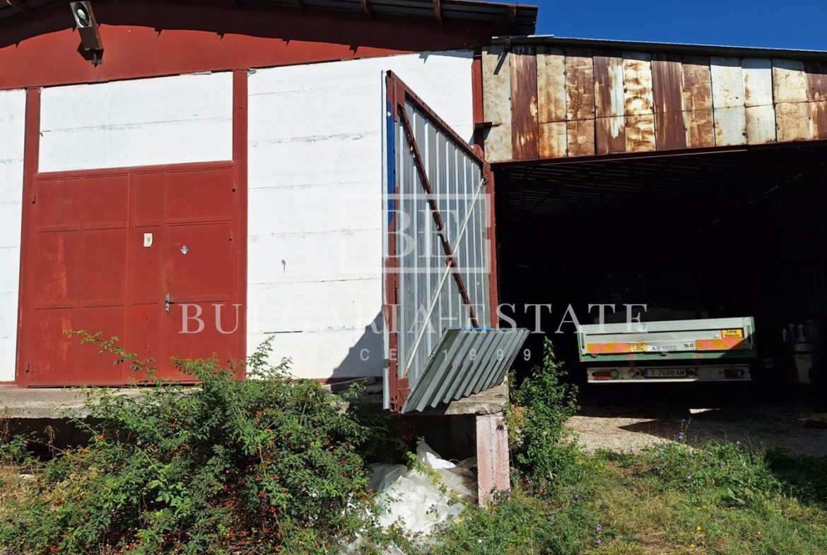 Exclusive offer of Bulgaria-Estate!!! Industrial building with 4 warehouses and plot 9 725 sq.m - 0