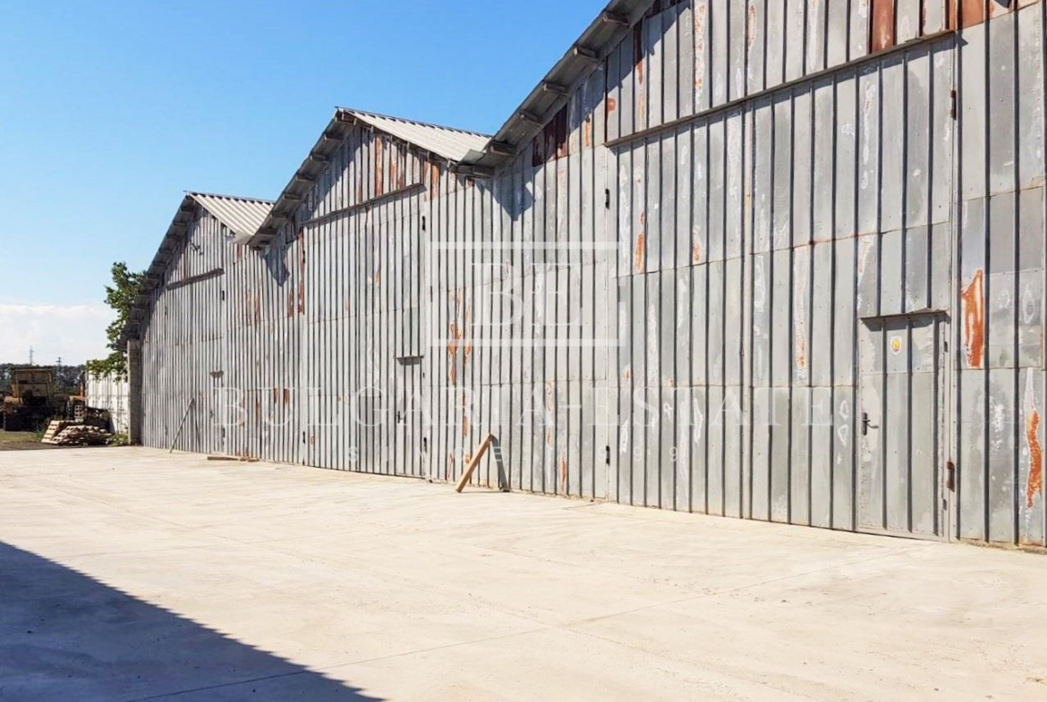 Склад в близост до главен път Балчик - Варна - 0