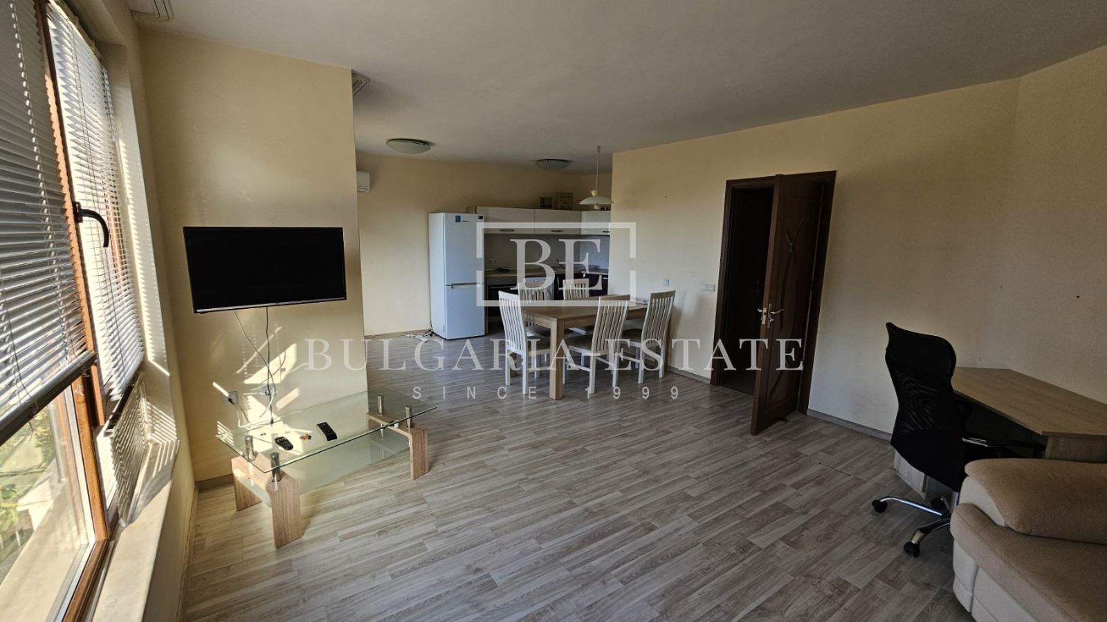 🏡 Дава се под наем напълно обзаведен двустаен апартамент в кв. Бриз – 499 € - 0