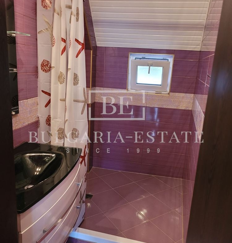 Просторен Тристаен Апартамент в Христо Ботев - 0