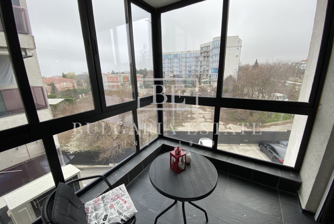 Луксозен двустаен апартамент, затворен комплекс м-т Евксиноград, гр. Варна, включена такса поддръжка - 0