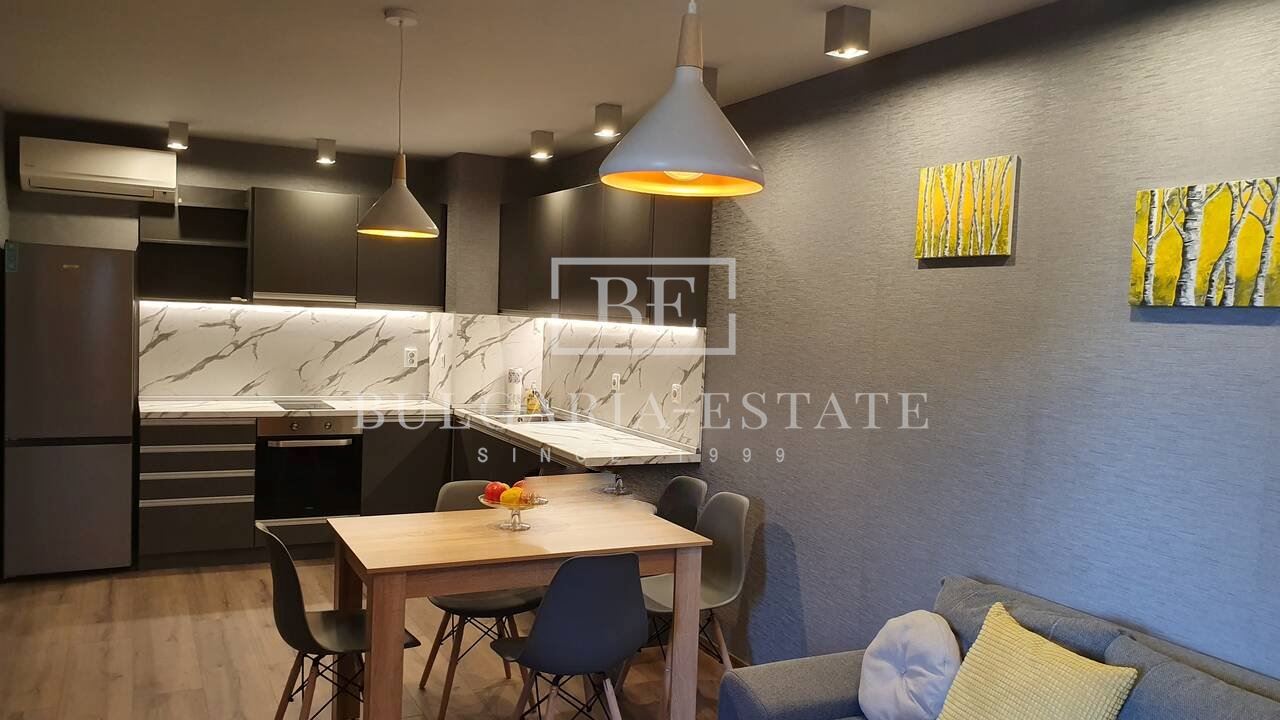 Апартаменты с одной спальней и парковочным местом - St. St. Константина и Елены - 0