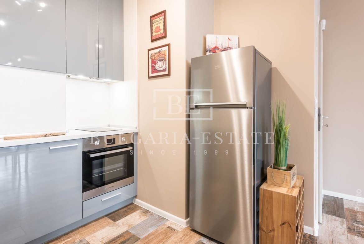 Designer one bedroom apartment for rent in the town of. Varna, Briz, with parking space - 0