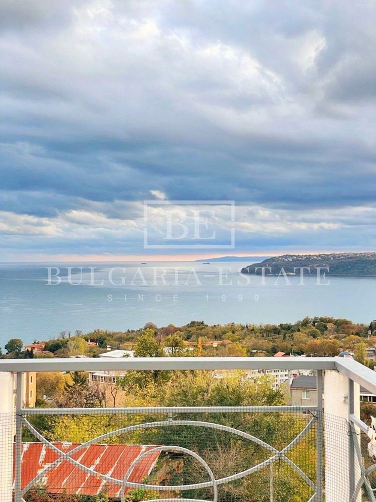 House - Breeze, 2 PARKING AND GARAGE-0 House - Breeze, 2 PARKING AND GARAGE - 0