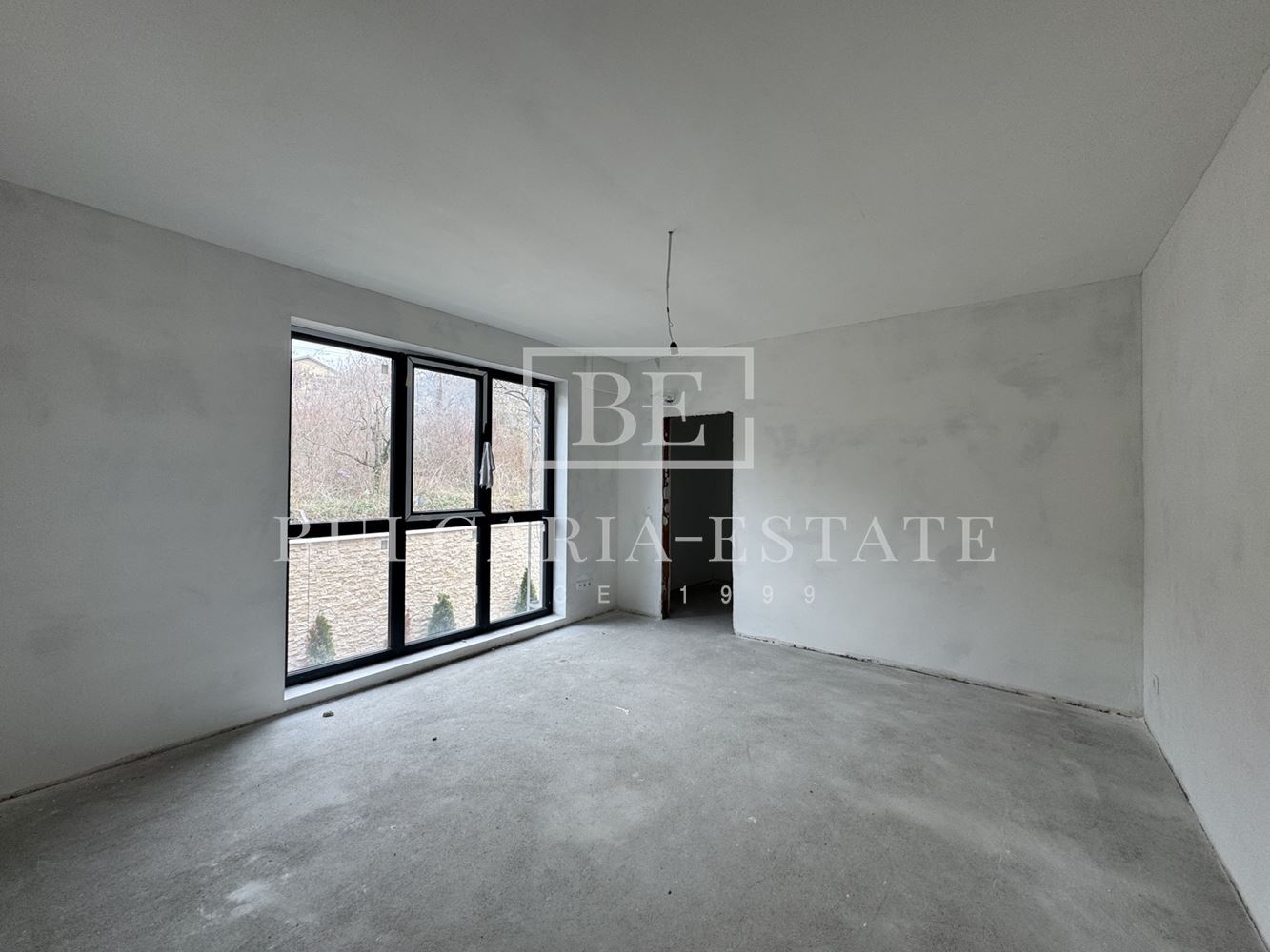 Невероятен 4-стаен апартамент с огромна дневна и три големи спални, Югозапад - 0