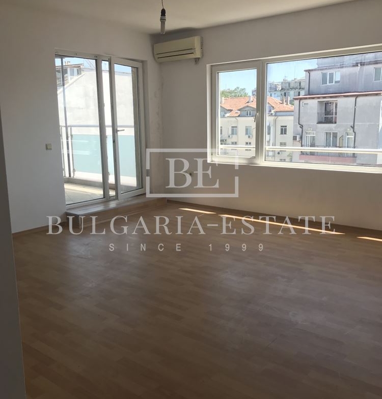 Четырехкомнатная квартира с видом - 0