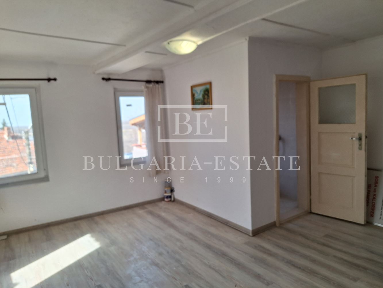 Отремонтированный дом с двором и флигелем в г. Тутракан - отличное расположение! Отремонтированный дом с двором и флигелем в городе. 0