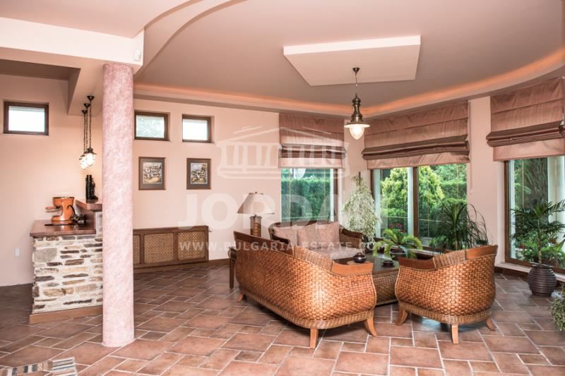 Дом для продажи гр. Варна. Св. Константин и Елена 525 м², 6 спален - 0