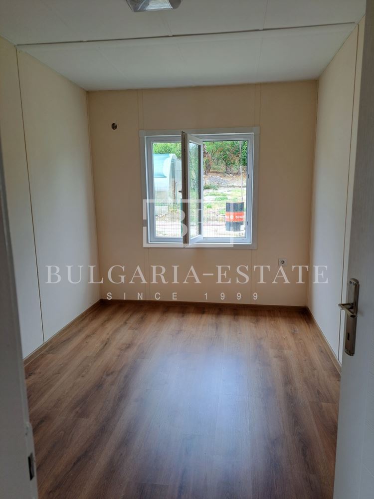 Просторна и модерна къща в село Чайка, община Провадия-0 Просторна и модерна къща в село Чайка, община Провадия - 0