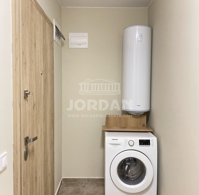 TOP 2-Zimmer-Wohnung mit Meerblick aus dem 11. Stock, k.s. AKADEMIKA, gr. Varna, sq. 0