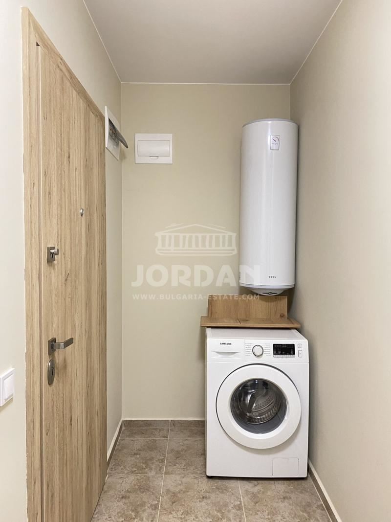 TOP 2-Zimmer-Wohnung mit Meerblick aus dem 11. Stock, k.s. AKADEMIKA, gr. Varna, sq. 0