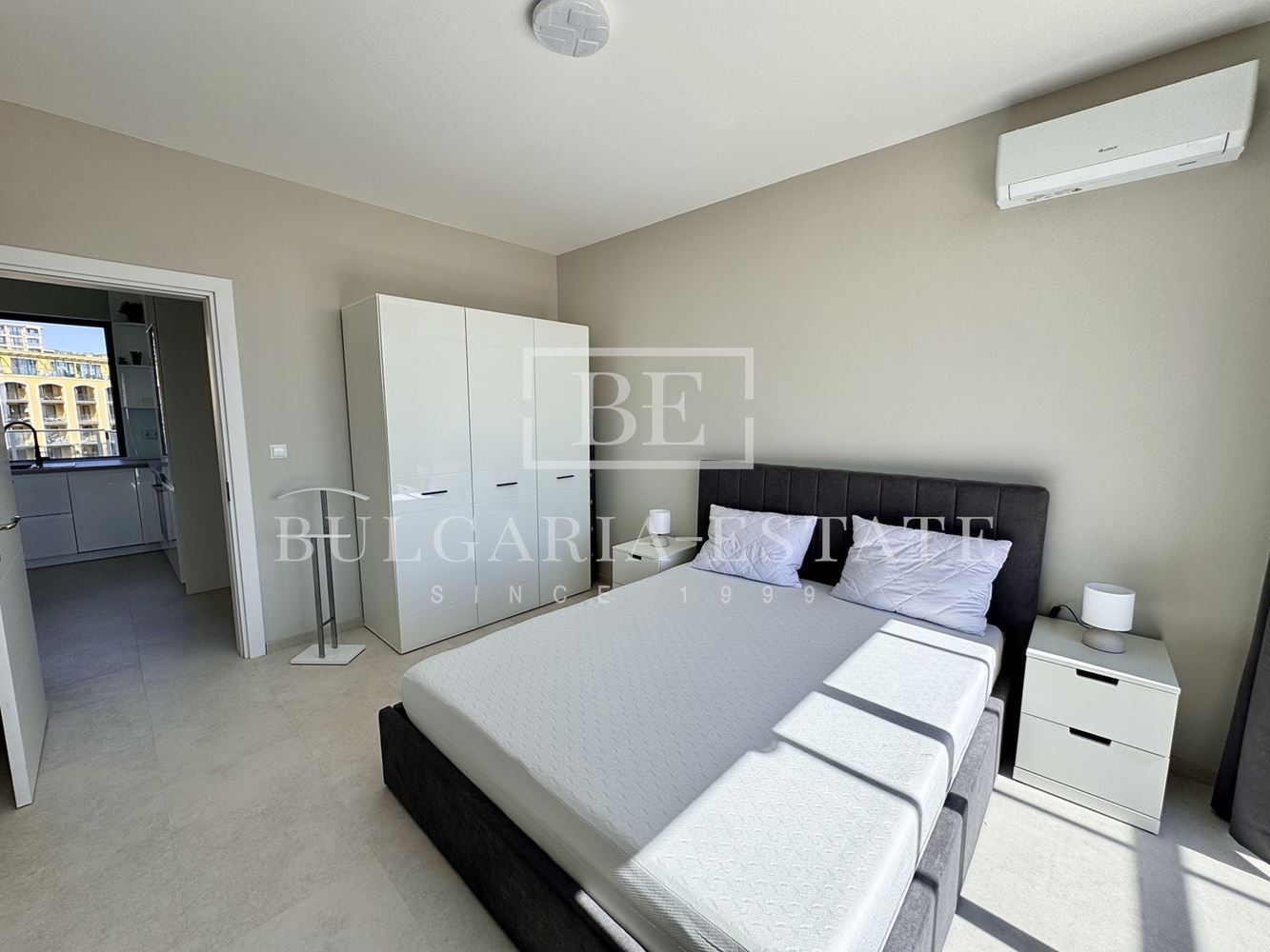 Роскошные апартаменты с 2 спальнями и видом на море, парковочное место, St. Св. Константин и Елена-0 Роскошные апартаменты с 2 спальнями и видом на море, парковочное место, St. Св. Константин и Елена - 0