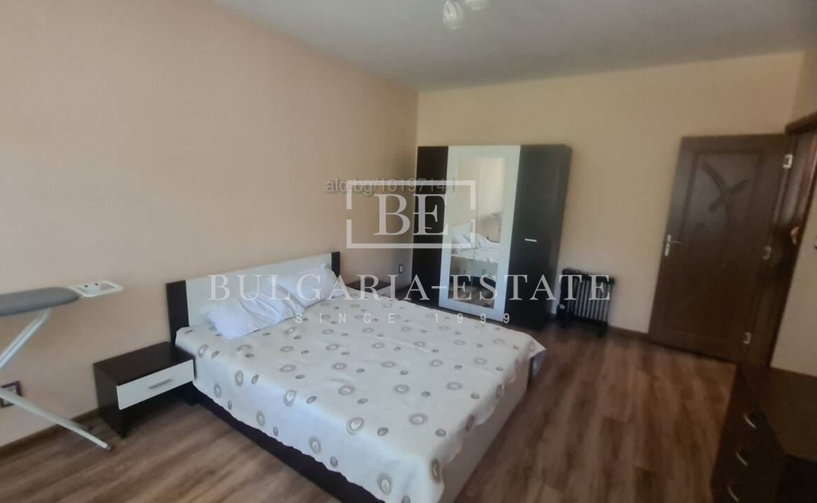 🏡 Трехкомнатная квартира в аренду рядом с Красной площадью - ВИНС, Морской сад, Центр, Варна - 0