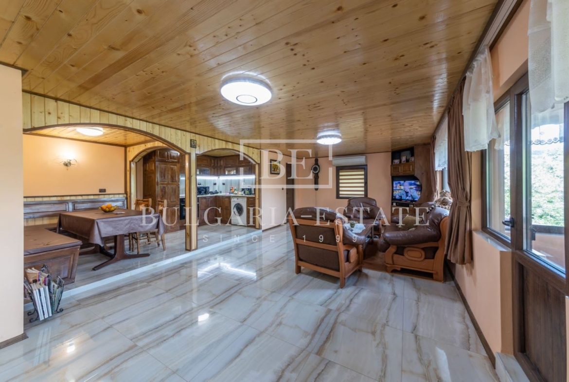 House with a yard of 600 sq.m and two residential levels 300 m from the main road in Trakata - 0