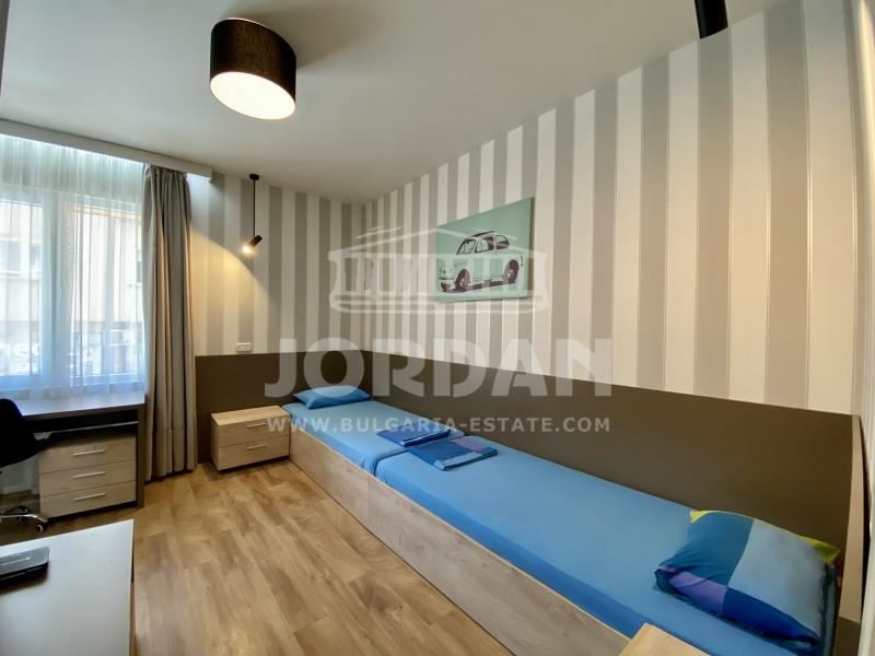 Moderne Zwei-Zimmer-Wohnung (105 qm), neben dem Sea Garden, Stadt. Varna (VINS) - 0