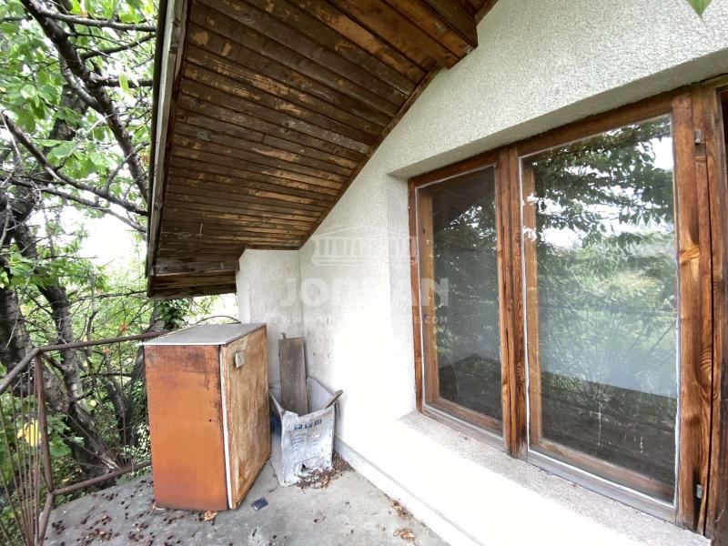 Къща в Зеленика, 693 кв парцел, 50 кв. къща озаконена - 0