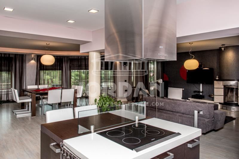 Дом для продажи гр. Варна. Св. Константин и Елена 525 м², 6 спален - 0