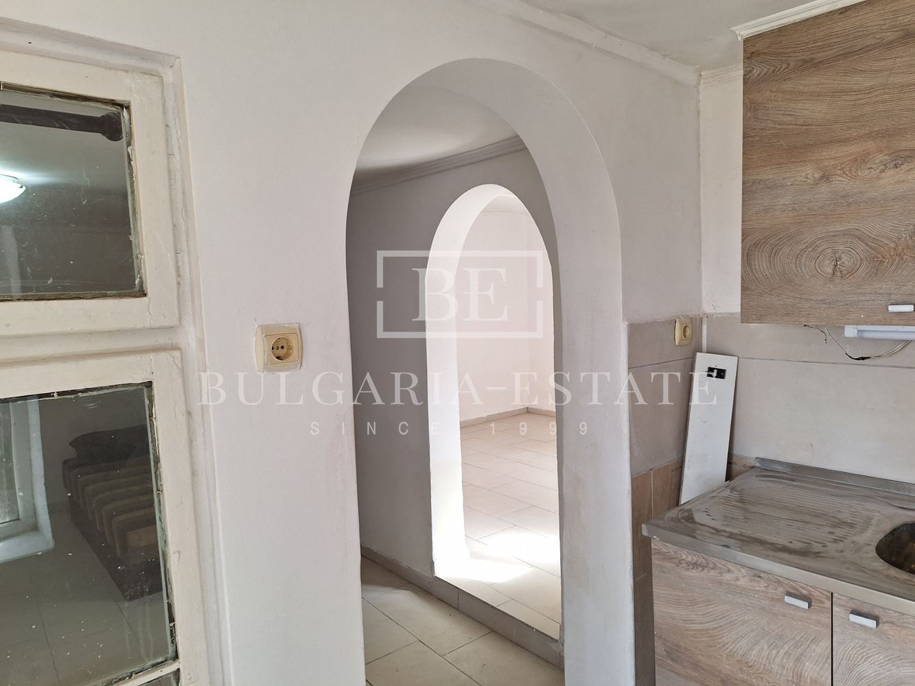 Отремонтированный дом с двором и флигелем в г. Тутракан - отличное расположение! Отремонтированный дом с двором и флигелем в городе. 0