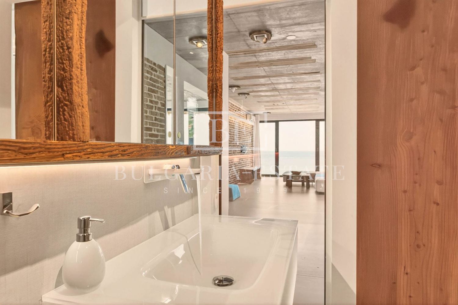 СУПЕР РОСКОШНАЯ КВАРТИРА В АРЕНДУ С 3 СПАЛЬНЯМИ, 2 ВАННЫМИ КОМНАТАМИ, ТЕРРАСОЙ И УНИКАЛЬНЫМ ВИДОМ НА МОРЕ - 0