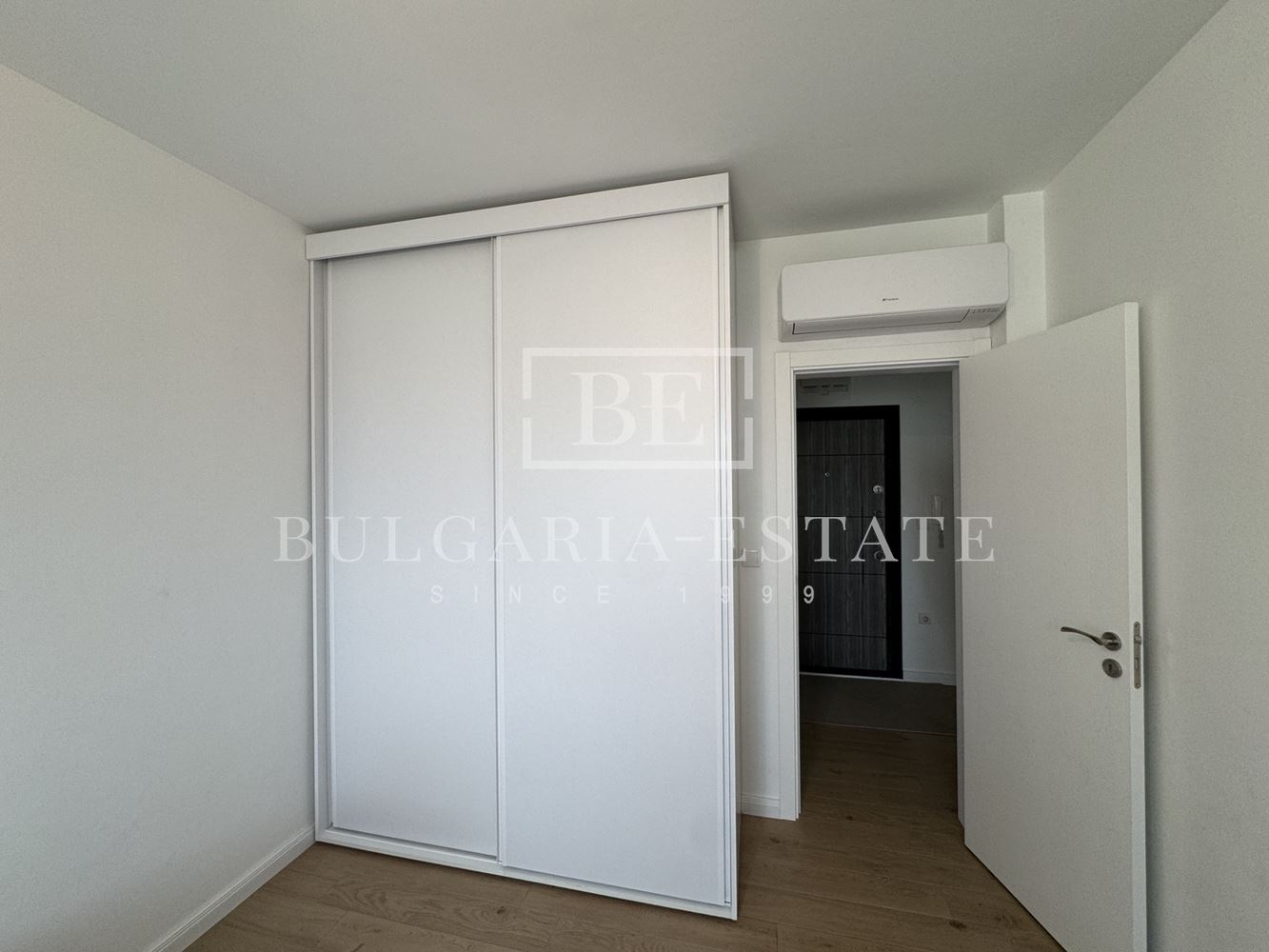 Обзаведен тристаен (98 кв.м.) в бутикова сграда с АКТ 16, м-т Св. Никола, готов за нанасяне-0 Обзаведен тристаен (98 кв.м.) в бутикова сграда с АКТ 16, м-т Св. Никола, готов за нанасяне - 0