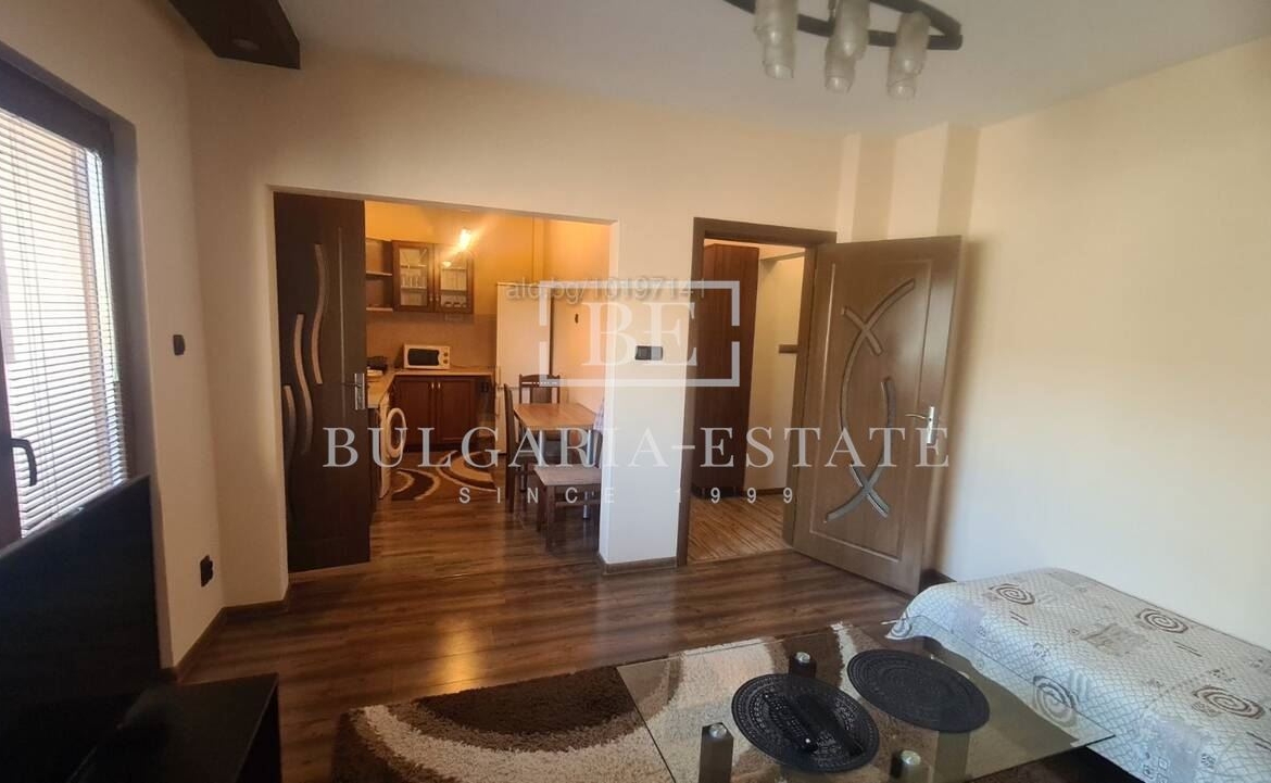 🏡 Трехкомнатная квартира в аренду рядом с Красной площадью - ВИНС, Морской сад, Центр, Варна - 0