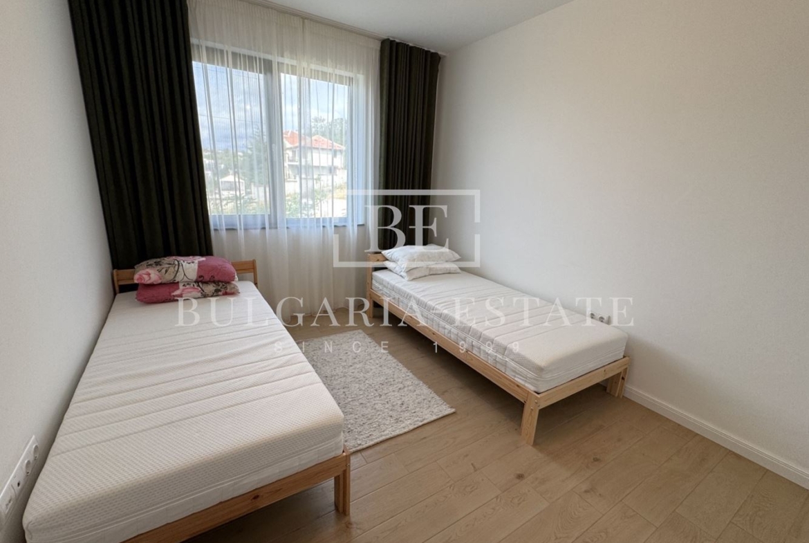 Обзаведен тристаен (98 кв.м.) в бутикова сграда с АКТ 16, м-т Св. Никола, готов за нанасяне - 0