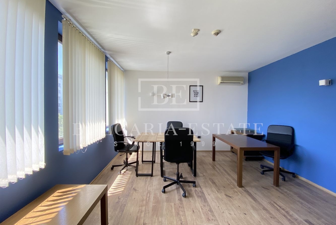 Leerstehende Bürofläche in einem Bürogebäude inklusive aller monatlichen Kosten, FERNSEHEN, INTERNET, CAFE UND WASSER, TOP-LAGE - 0