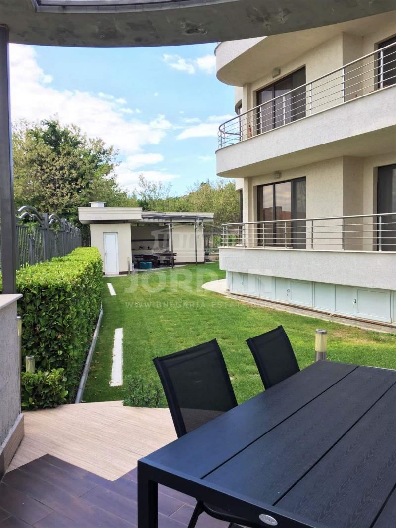 Двустаен апартамент - м-т Траката - 0