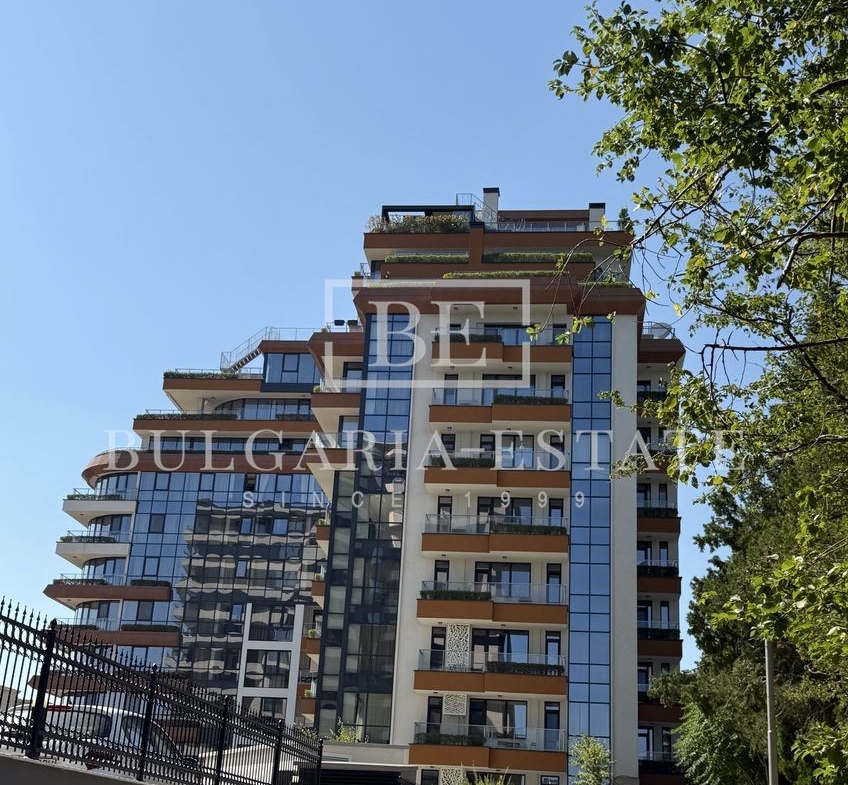 3-стаен апартамент, 4-ти етаж, луксозно обзавеждане, панорама – кв. Бриз - 0