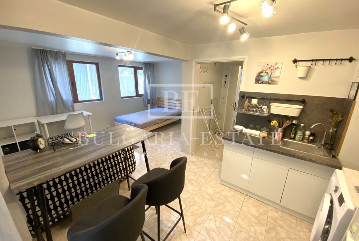 Дава под наем 1-стаен апартамент с топ локация до хотел Черно Море - 0