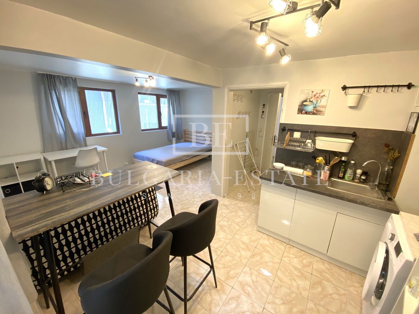 Дава под наем 1-стаен апартамент с топ локация до хотел Черно Море - 0