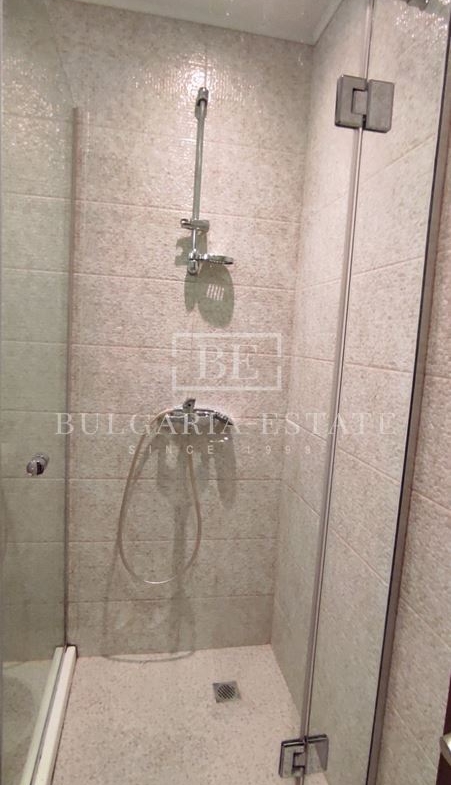 Трехкомнатная квартира - 70 кв.м, в центре - 0