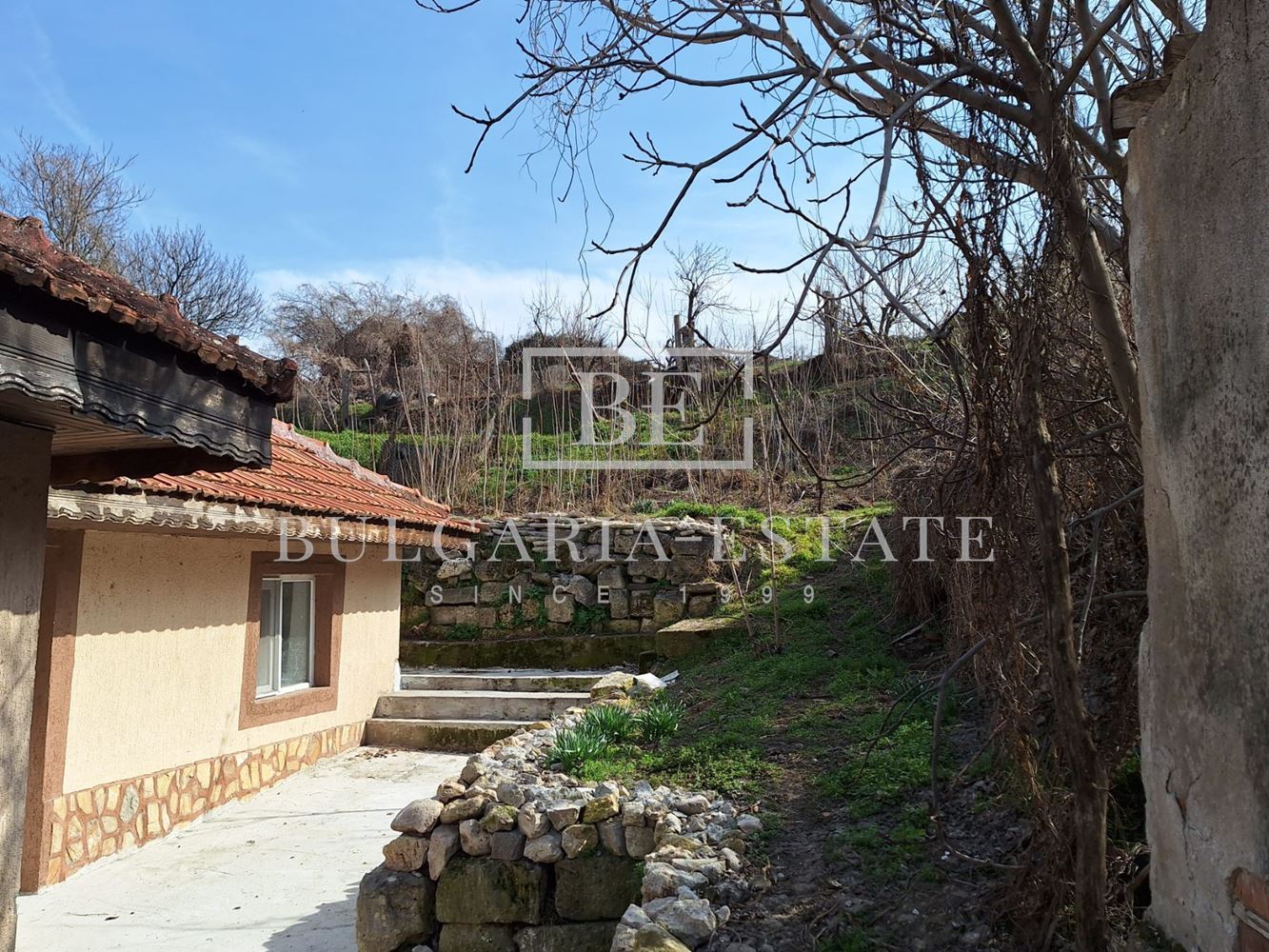 Отремонтированный дом с двором и флигелем в г. Тутракан - отличное расположение! Отремонтированный дом с двором и флигелем в городе. 0