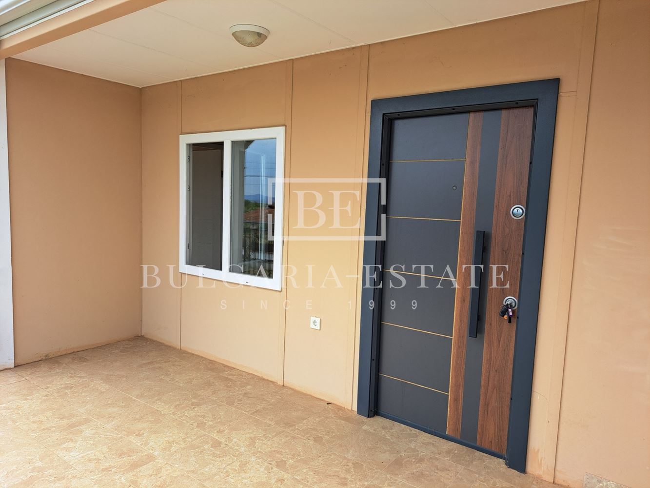 Просторна и модерна къща в село Чайка, община Провадия-0 Просторна и модерна къща в село Чайка, община Провадия - 0