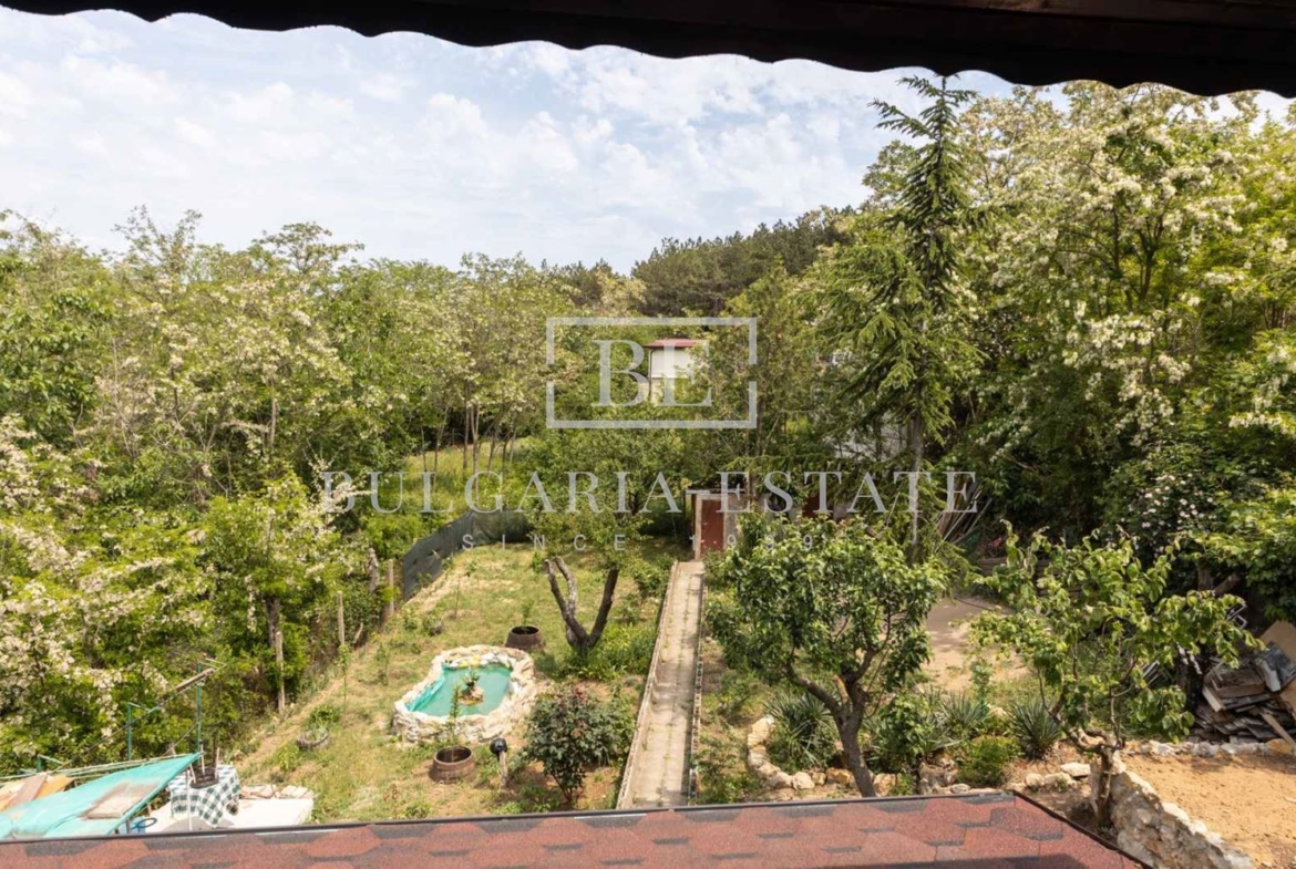 House with a yard of 600 sq.m and two residential levels 300 m from the main road in Trakata - 0