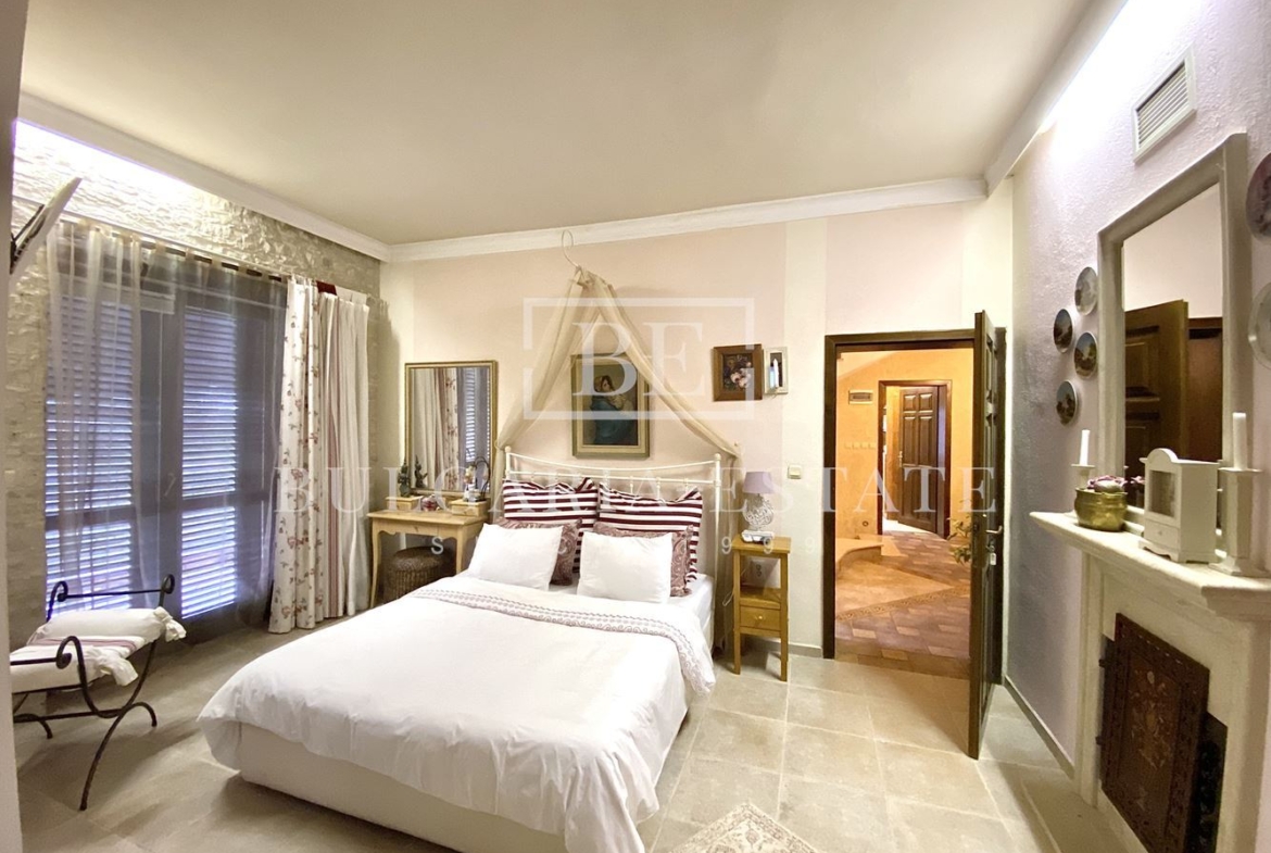 Элитный дом с бассейном, сауной, рядом с пляжем Кабакум, город. 515 кв. м. Площадь этажа, 4 спальни - 0