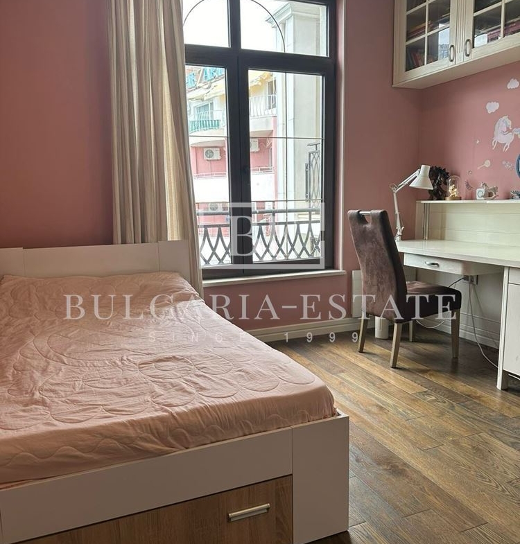 Мезонет с 4 спаплни, 5 минути пеша от Морската Градина, кв. Бриз, 225 кв.м. - 0