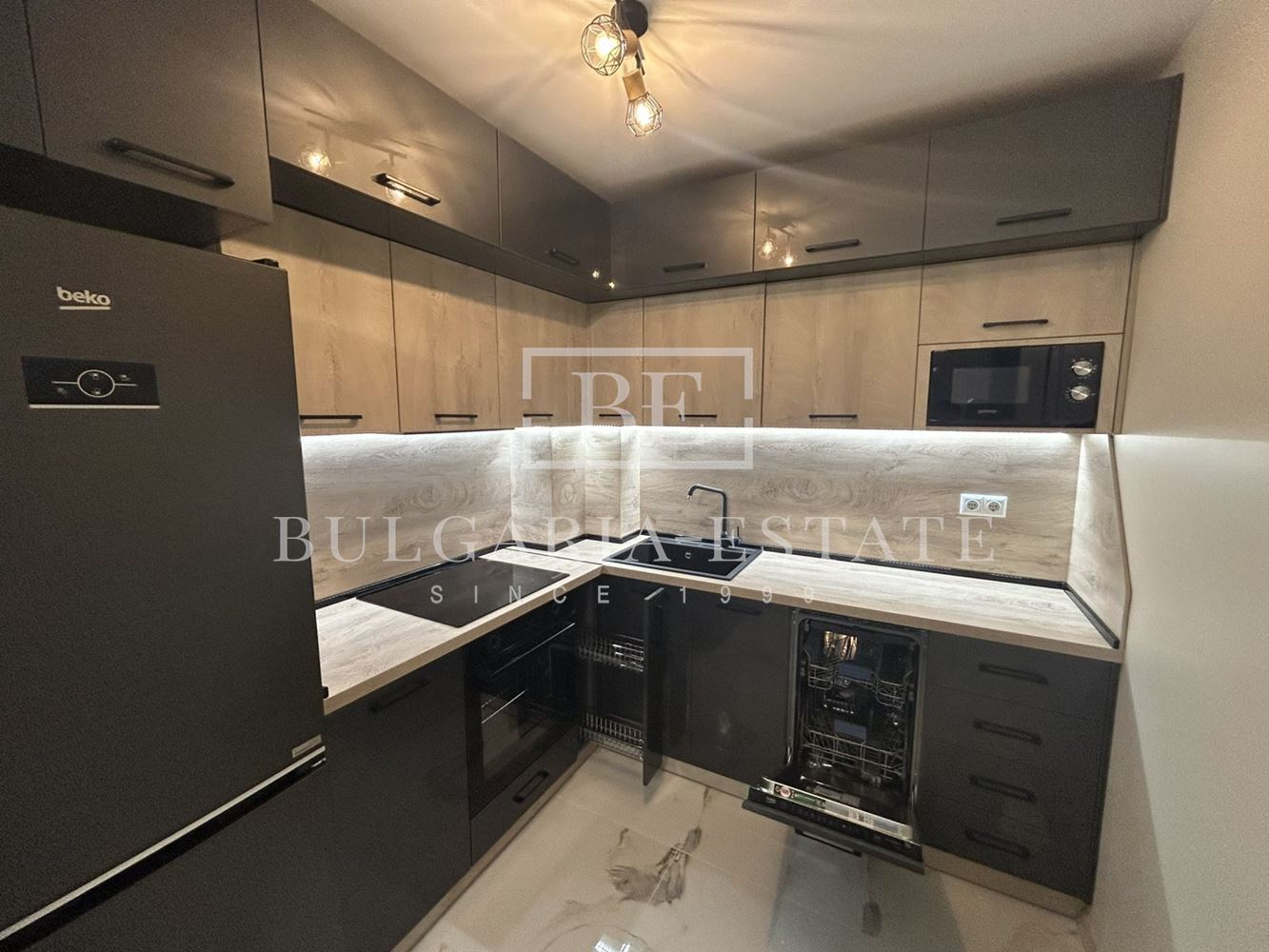 Чисто нов луксозен апартамент под наем – първи наематели, топ локация и включени услуги-0 Новая роскошная квартира в аренду - первые арендаторы, лучшее расположение и услуги включены - 0