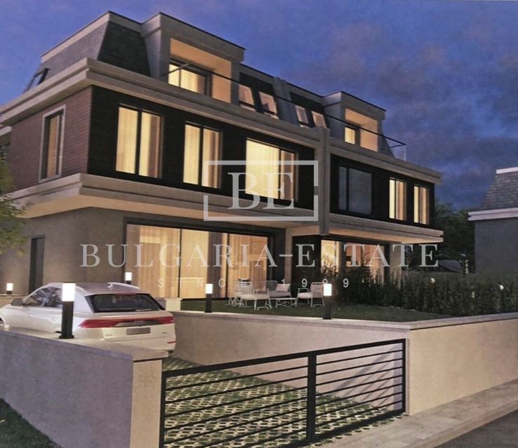 Нова триетажна къща с двор в Манастирски рид - 0