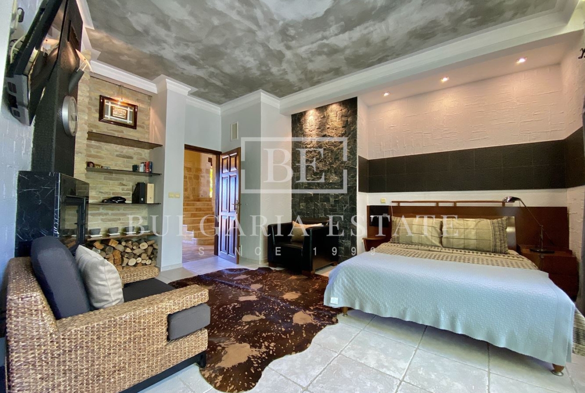 Элитный дом с бассейном, сауной, рядом с пляжем Кабакум, город. 515 кв. м. Площадь этажа, 4 спальни - 0