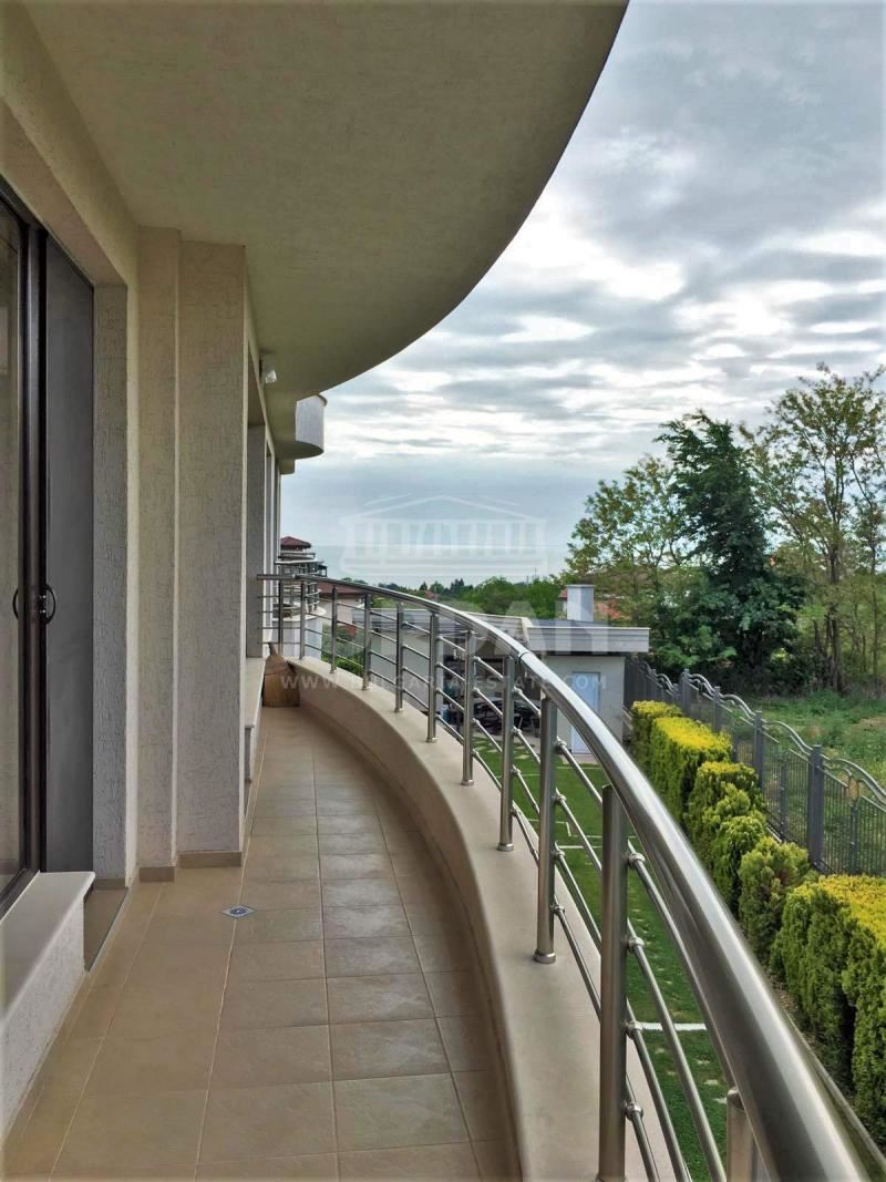 Двустаен апартамент - м-т Траката - 0