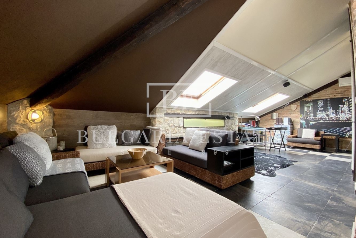 Элитный дом с бассейном, сауной, рядом с пляжем Кабакум, город. 515 кв. м. Площадь этажа, 4 спальни - 0