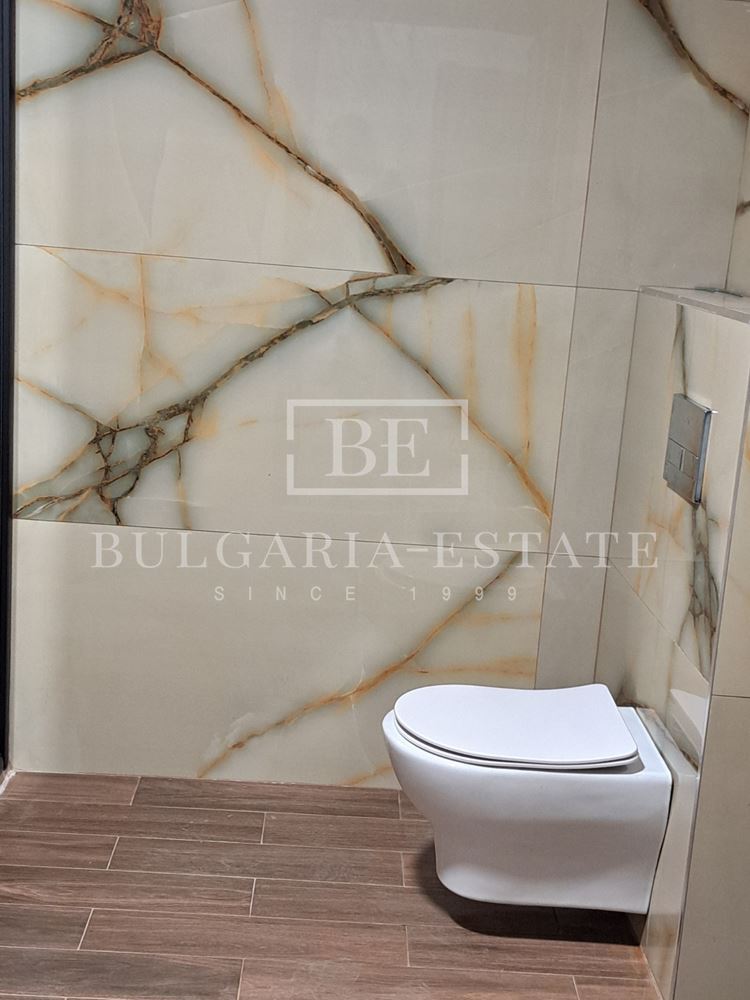 Тристаен апартамент до Ритуална зала - 0