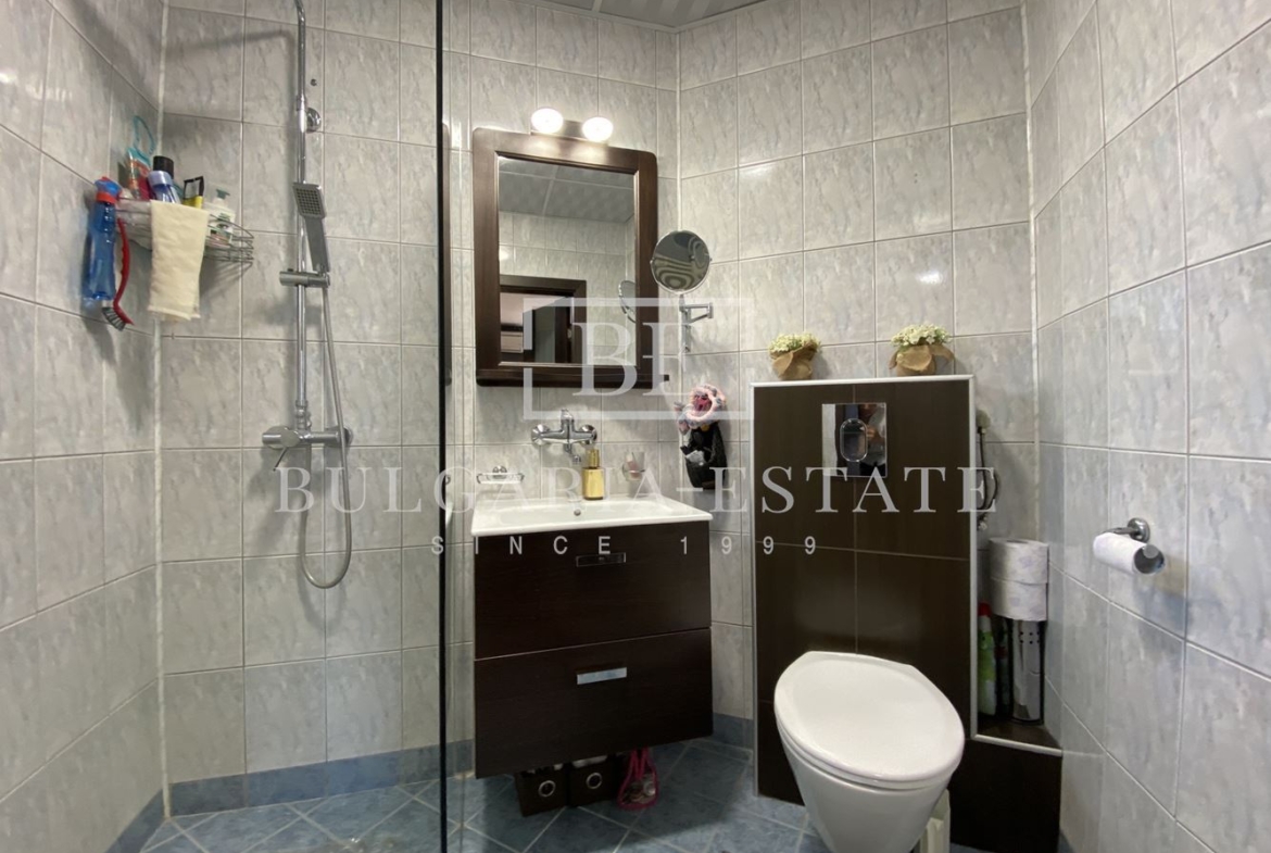 Роскошный дом с двором в деревне Рогачево - всего в 10 минутах от пляжей Албены! - 0