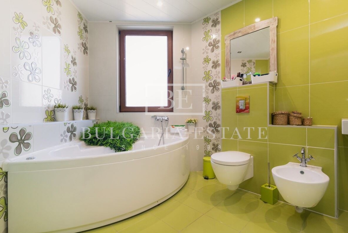 Къща - 388кв.м, Зеленика - 0